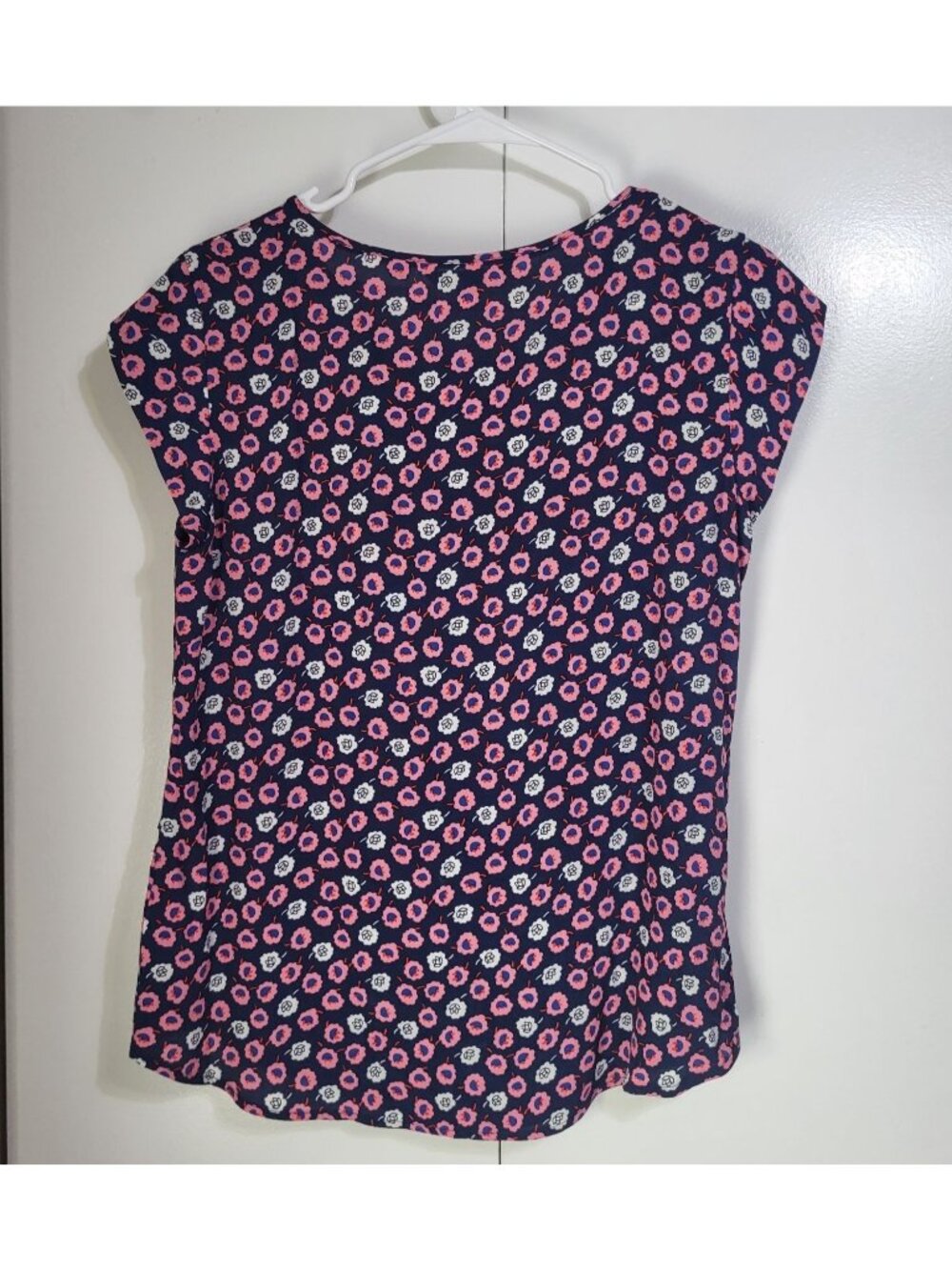 BODEN Womens SZ 6 Pleat Front Top Azalea Floral Print Keyhole Blouse Navy Pink - Picture 2 of 7